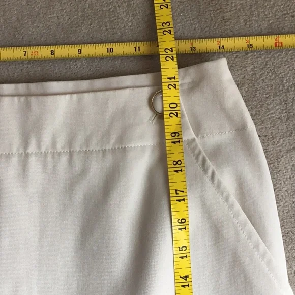 Banana Republic pencil skirt w/front pockets, back zipper, creamy white, size 6 - Picture 4 of 7